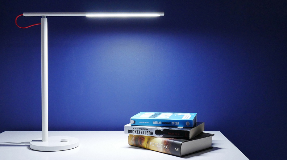 Mi LED Desk Lamp освещение в помещении